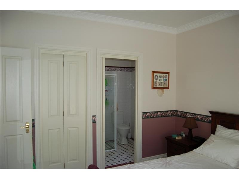 11 Mulberry Grove, Aberfoyle Park SA 5159