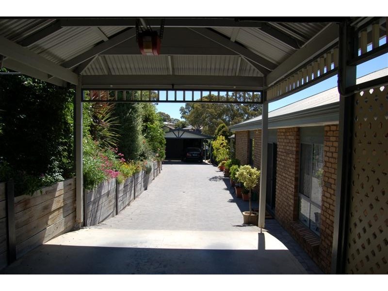 11 Mulberry Grove, Aberfoyle Park SA 5159