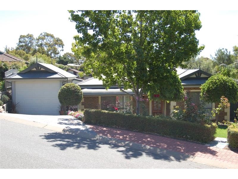 11 Mulberry Grove, Aberfoyle Park SA 5159