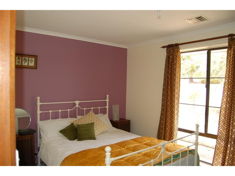 5 Serenade Cresent, Aberfoyle Park SA 5159