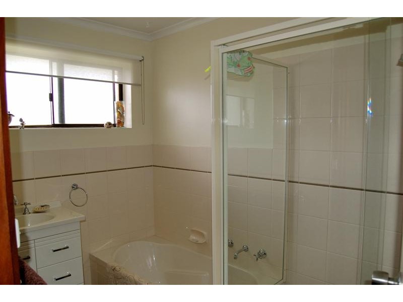 5 Serenade Cresent, Aberfoyle Park SA 5159