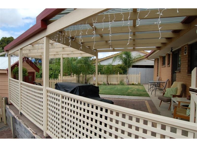 5 Serenade Cresent, Aberfoyle Park SA 5159