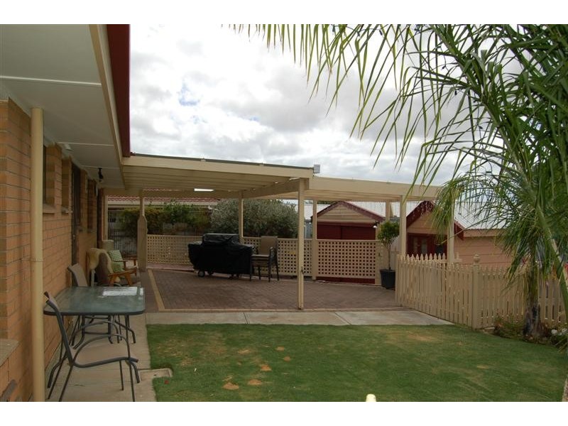 5 Serenade Cresent, Aberfoyle Park SA 5159