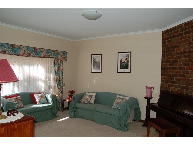 24 Vaucluse Drive, Happy Valley SA 5159