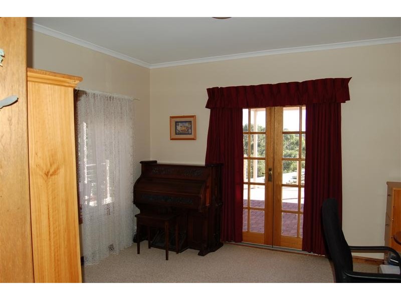 24 Vaucluse Drive, Happy Valley SA 5159