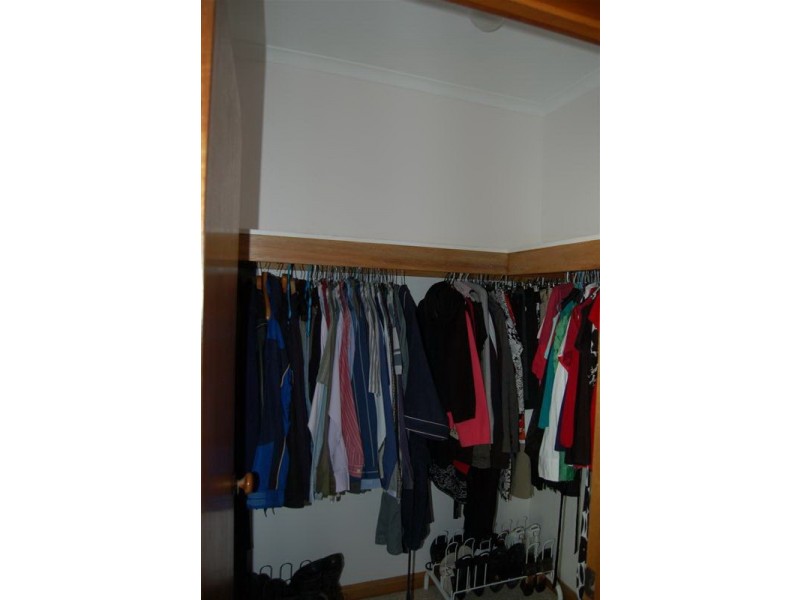 24 Vaucluse Drive, Happy Valley SA 5159