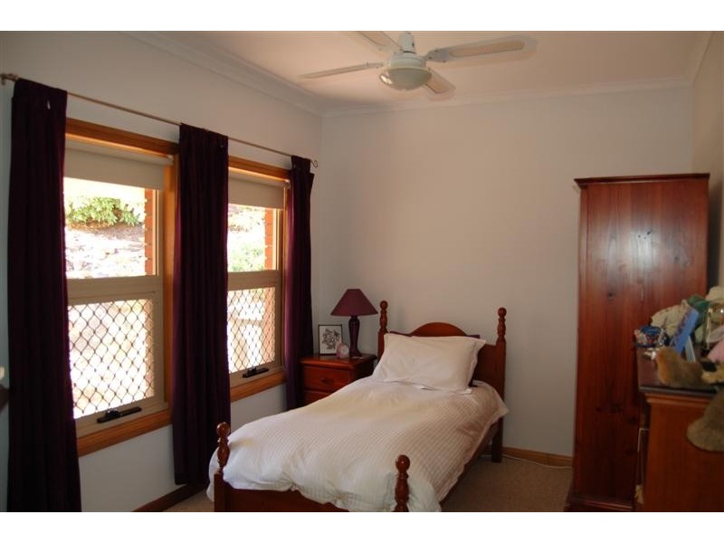 24 Vaucluse Drive, Happy Valley SA 5159