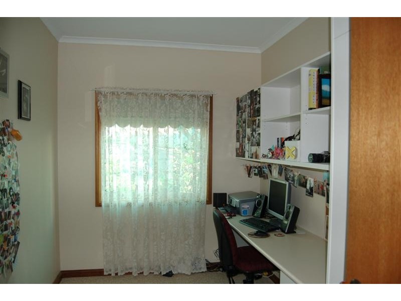 24 Vaucluse Drive, Happy Valley SA 5159