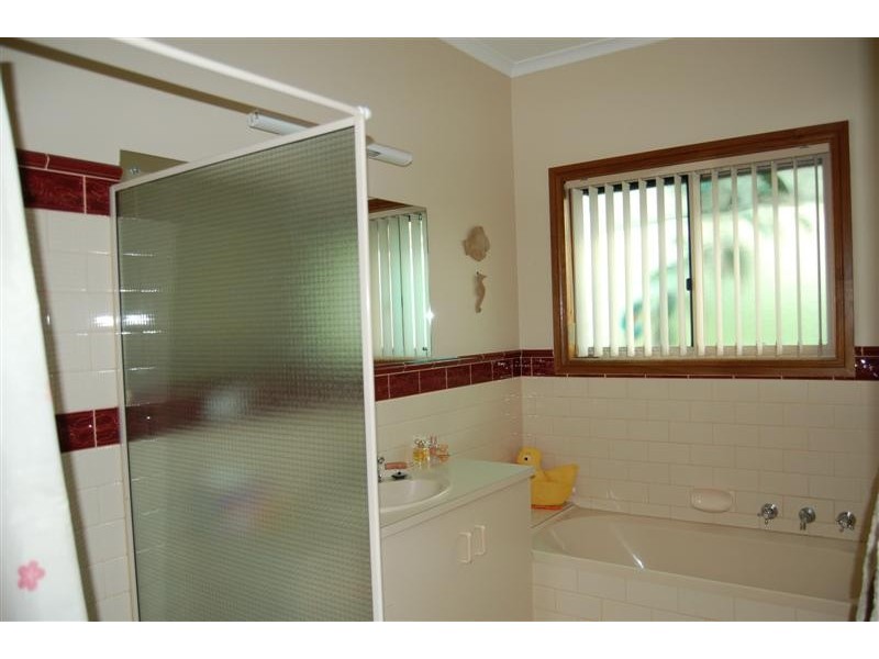 24 Vaucluse Drive, Happy Valley SA 5159