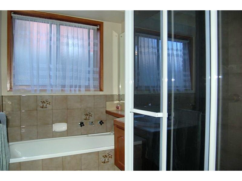 35 Daveys Road, Flagstaff Hill SA 5159