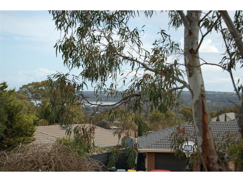 42 Outlook Drive, Aberfoyle Park SA 5159
