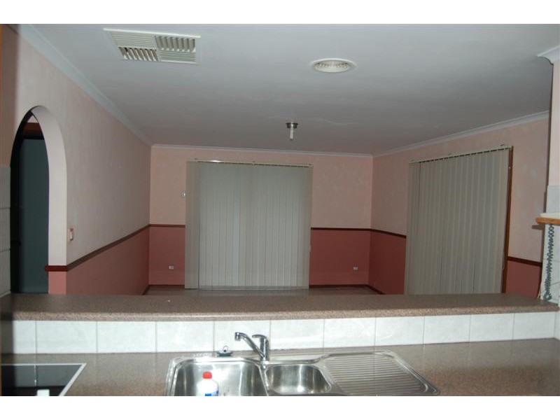 4 Hub Drive, Aberfoyle Park SA 5159