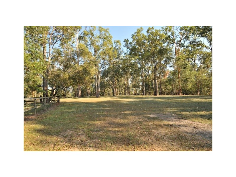 101 Leach Rd, Tamborine QLD 4270