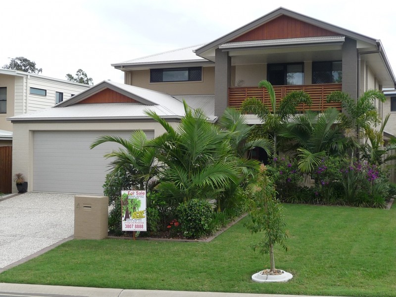 4 Long Island Drive, Windaroo QLD 4207