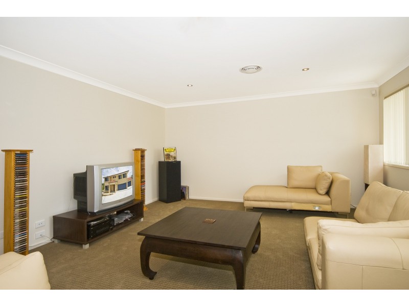 27 borrowdale ct, Mundoolun QLD 4285