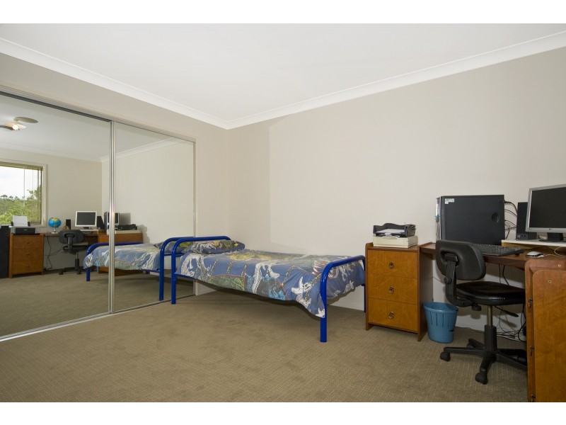 27 borrowdale ct, Mundoolun QLD 4285