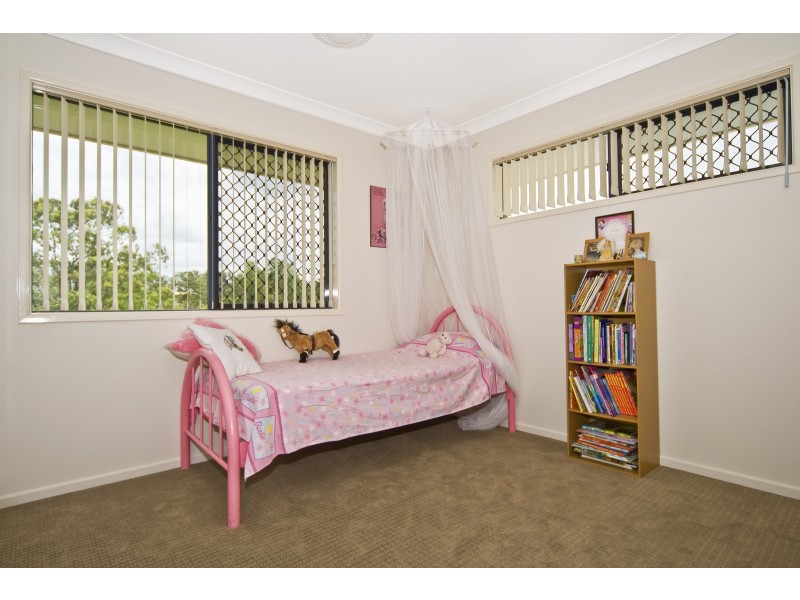 27 borrowdale ct, Mundoolun QLD 4285