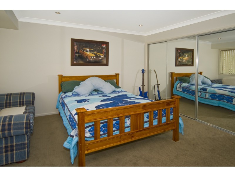 27 borrowdale ct, Mundoolun QLD 4285