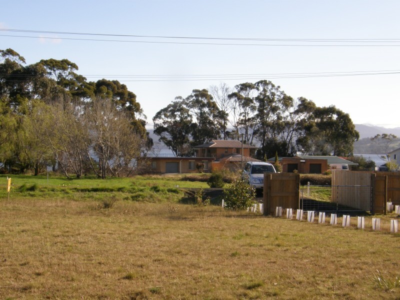 Deep Bay TAS 7112