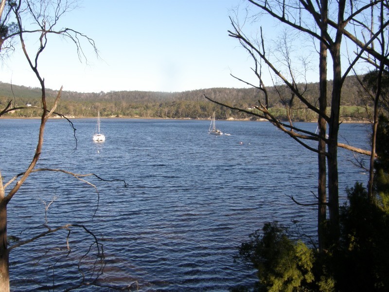 Deep Bay TAS 7112