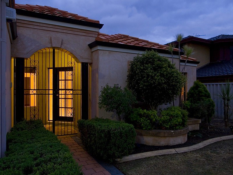 15 Dandenong Way, Alexander Heights WA 6064