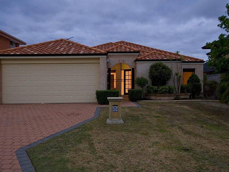 15 Dandenong Way, Alexander Heights WA 6064