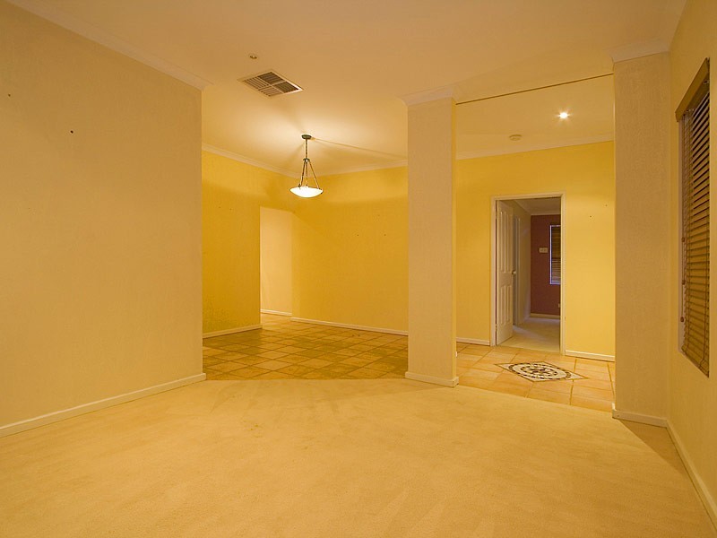 15 Dandenong Way, Alexander Heights WA 6064