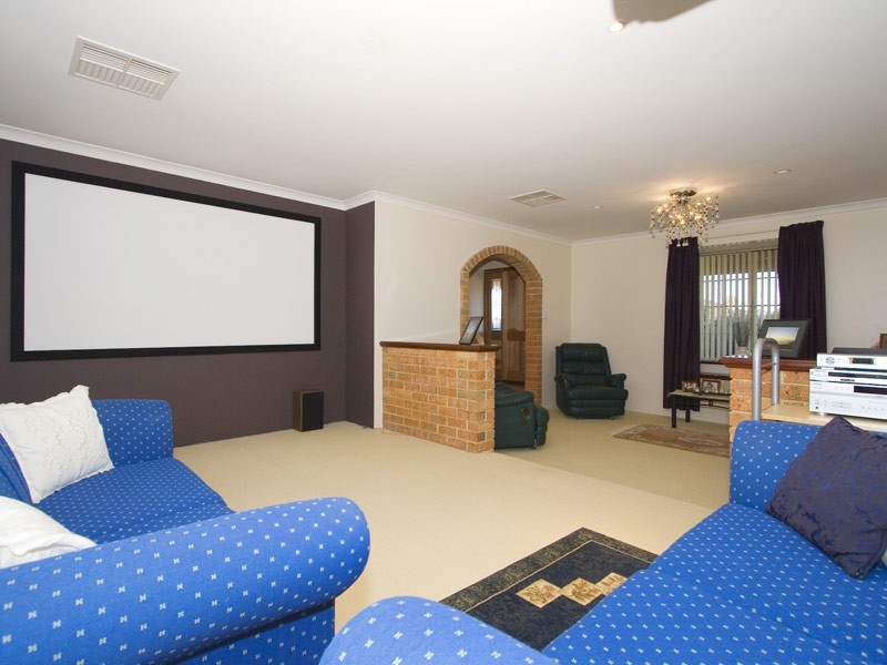 30 Evandale Road, Darch WA 6065