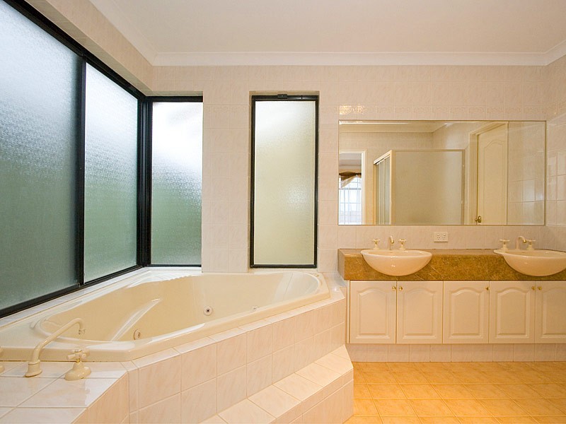 43 Rayner Drive, Landsdale WA 6065