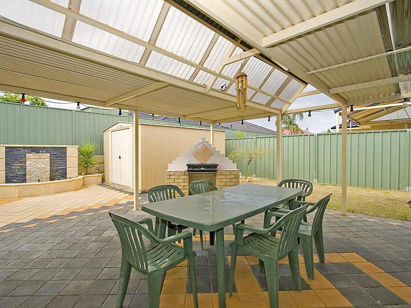 43 Rayner Drive, Landsdale WA 6065