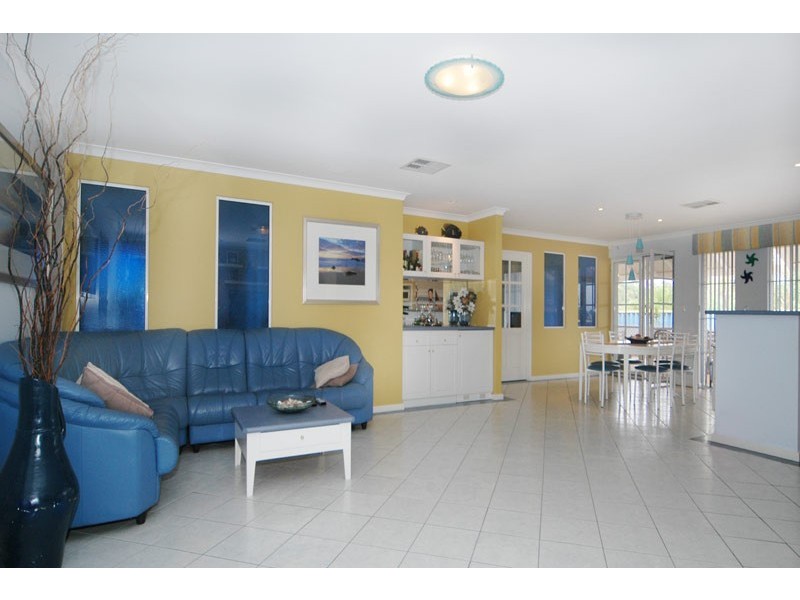 12 Josephine Way, Alexander Heights WA 6064