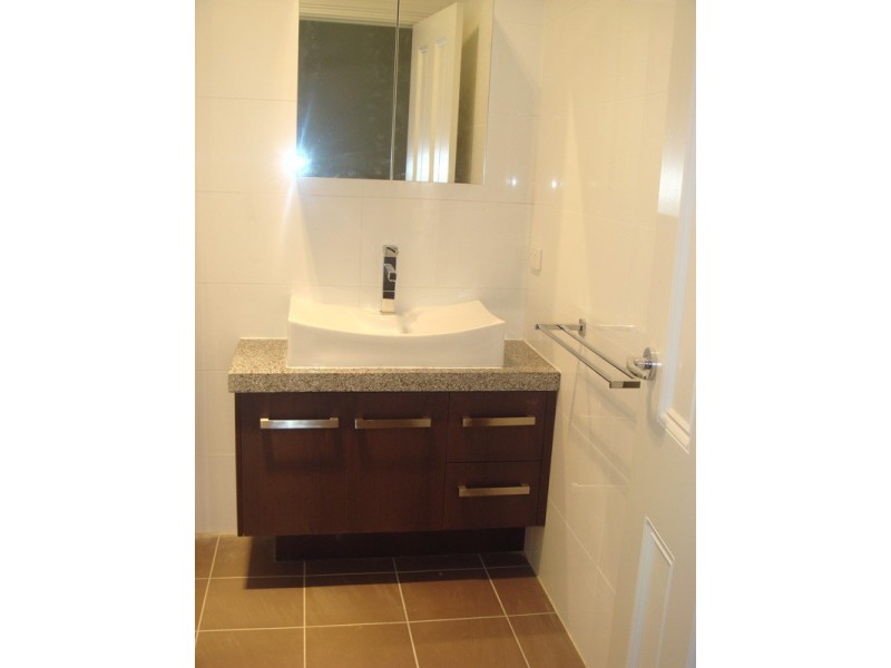 1/83 Queens Road, Melbourne VIC 3004