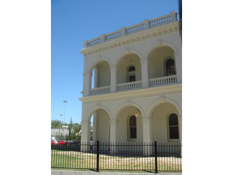 2/83 Queens Road, Melbourne VIC 3004