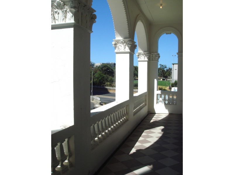 4/83 Queens Road, Melbourne VIC 3004