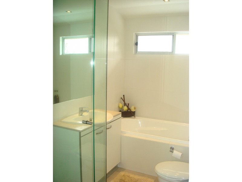 4A Ruskin Street, Elwood VIC 3184