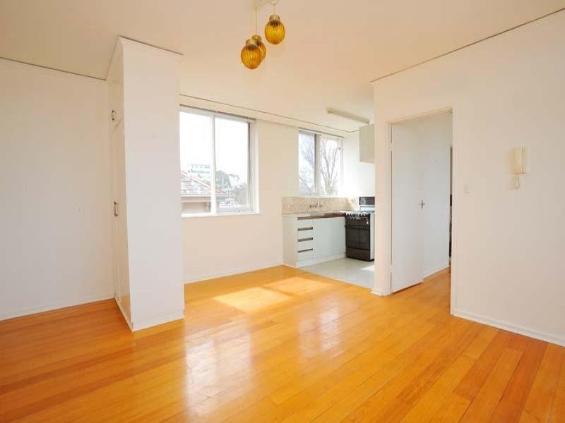 6/72 Barkly Street, St Kilda VIC 3182