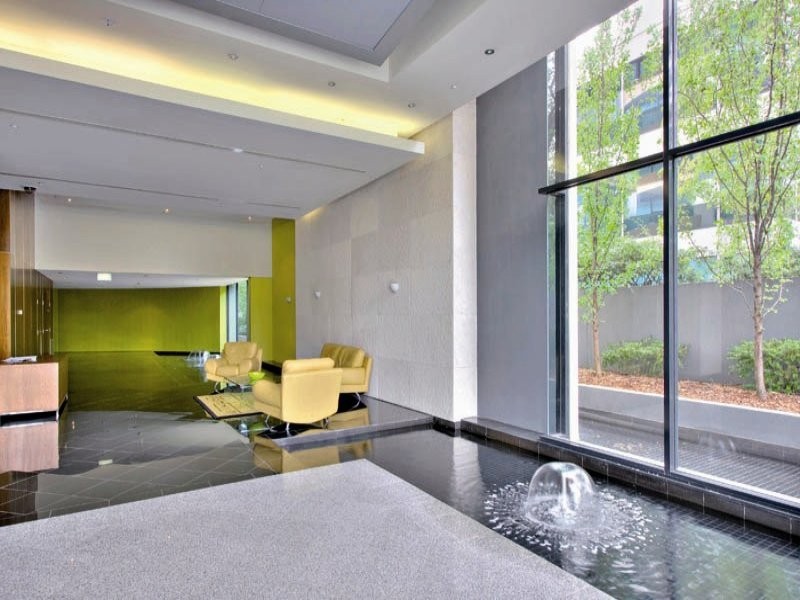 1003/19 QUEENS ROAD, Melbourne VIC 3004