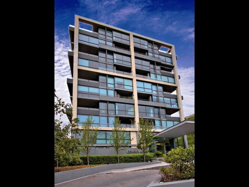 1003/19 QUEENS ROAD, Melbourne VIC 3004