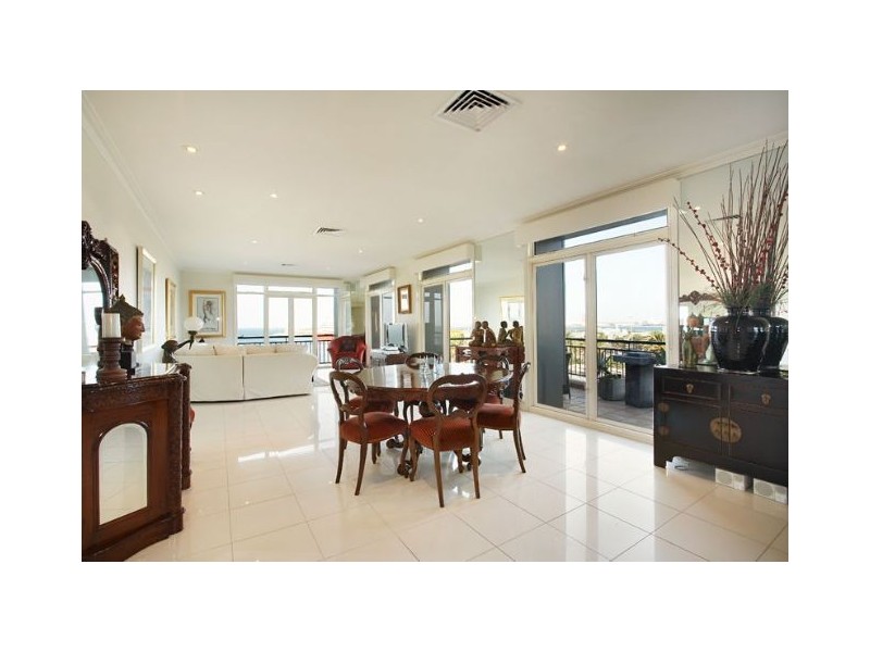 501/90 Beach Street, Port Melbourne VIC 3207