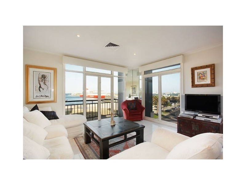 501/90 Beach Street, Port Melbourne VIC 3207