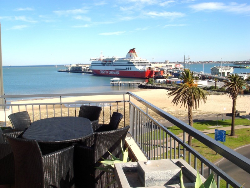 501/90 Beach Street, Port Melbourne VIC 3207