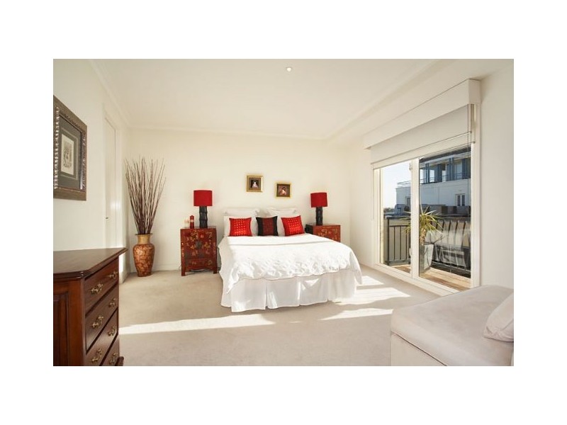 501/90 Beach Street, Port Melbourne VIC 3207