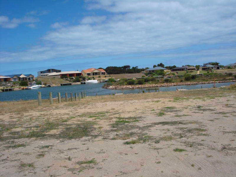 (37) Lot 495 Wentworth Parade, Hindmarsh Island SA 5214
