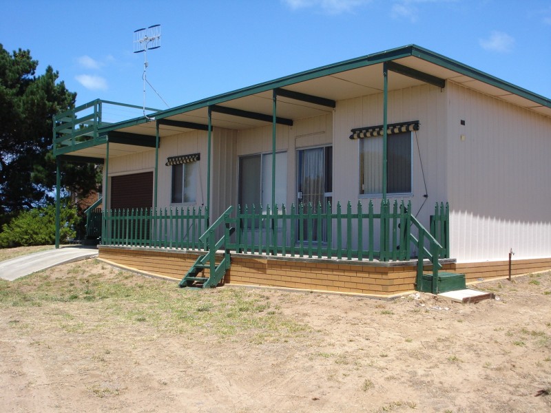 11 Castle Avenue, Goolwa Beach SA 5214