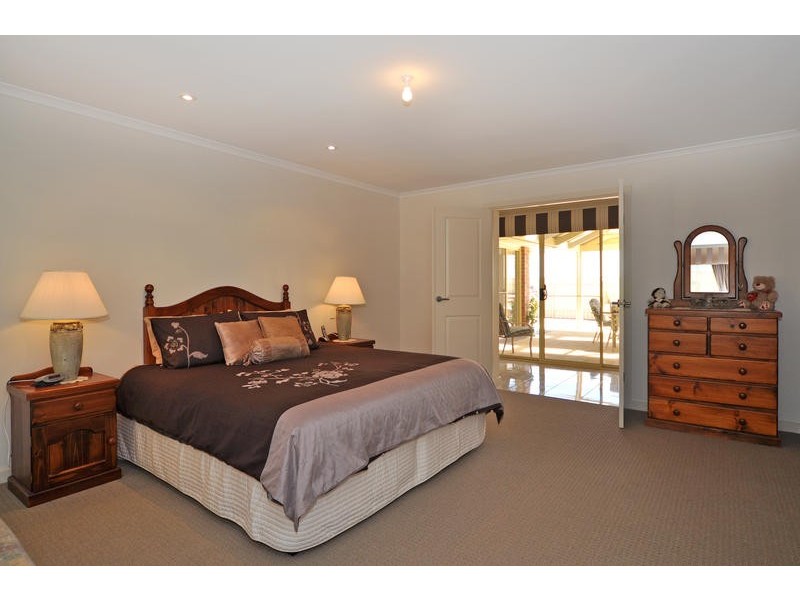 32 Fairway Drive, Mccracken SA 5211