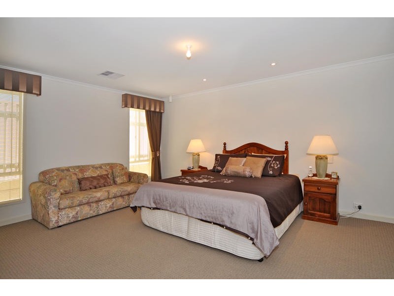 32 Fairway Drive, Mccracken SA 5211