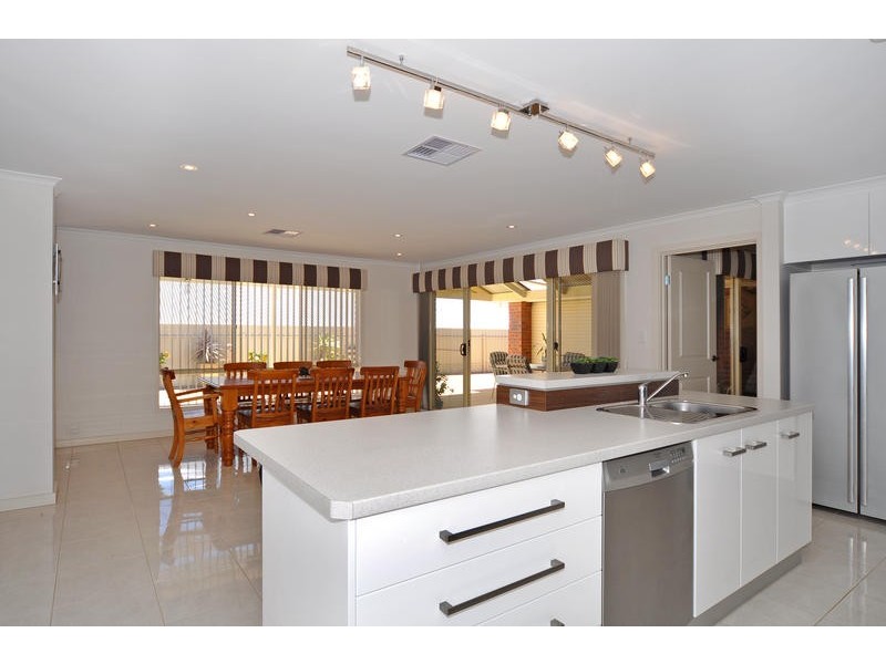 32 Fairway Drive, Mccracken SA 5211