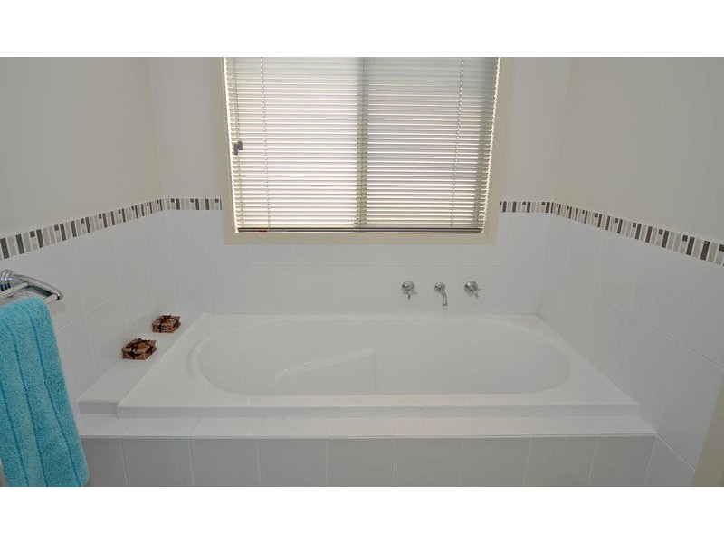 32 Fairway Drive, Mccracken SA 5211