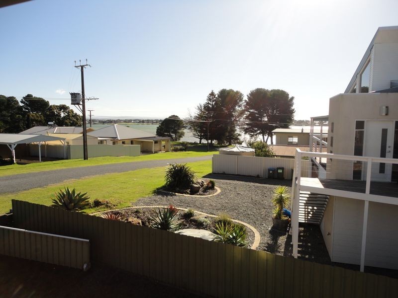 2 Price Street, Hindmarsh Island SA 5214