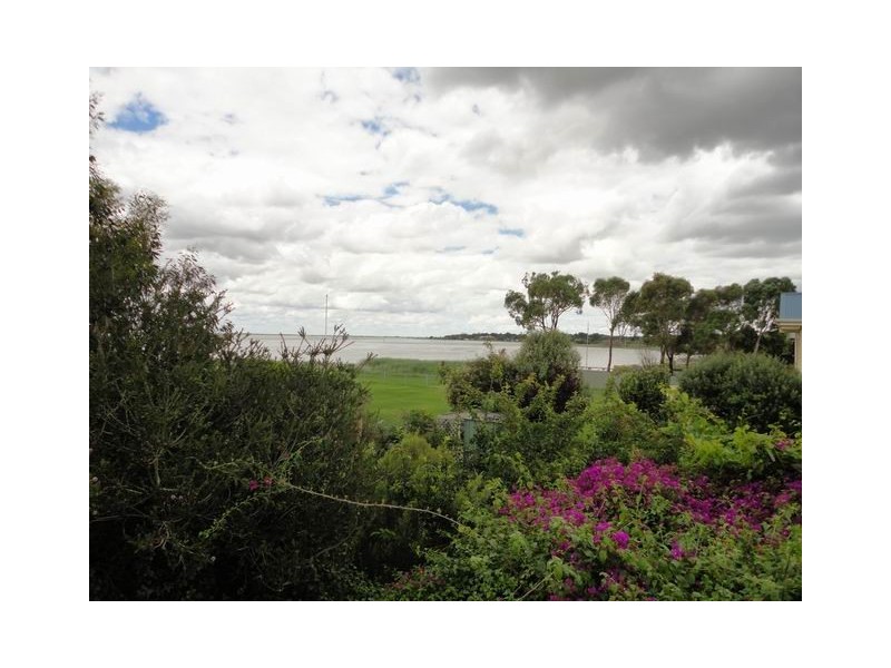 42 Edison Street, Hindmarsh Island SA 5214
